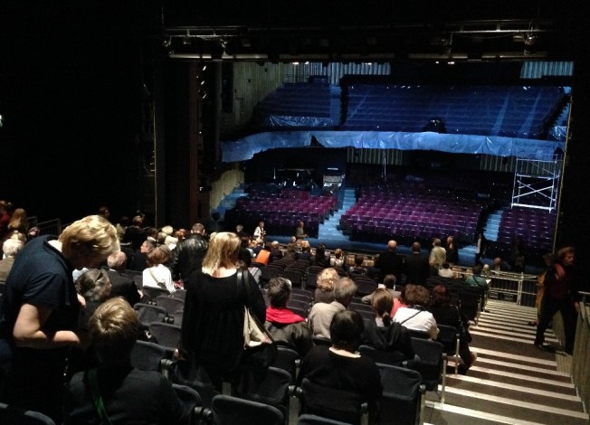 Die Bühne als Zuschauerraum - und umgekehrt. So will es Christoph Marthaler an der Staatsoper.